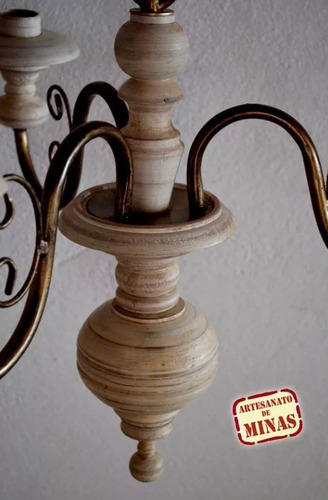 Imagem 2 de 4 de Lustre Artesanal Em Ferro E Madeira Torneada 03 Lâmpadas -