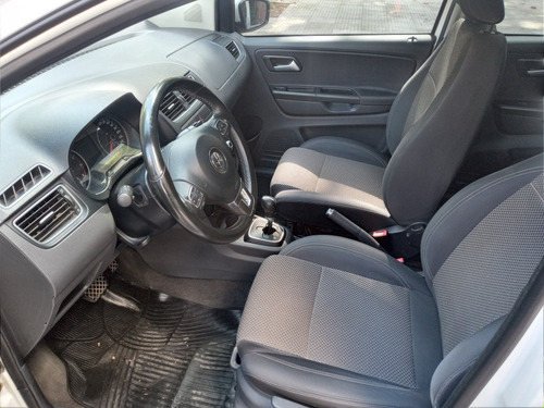 Volkswagen Suran 1.6 Imotion Highline 11d 2012
