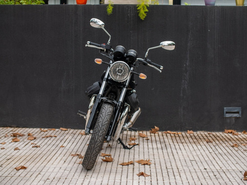 Imagen 2 de 15 de Moto Guzzi V7iii Special Inmaculada Usada Con Escapes Chnbyl