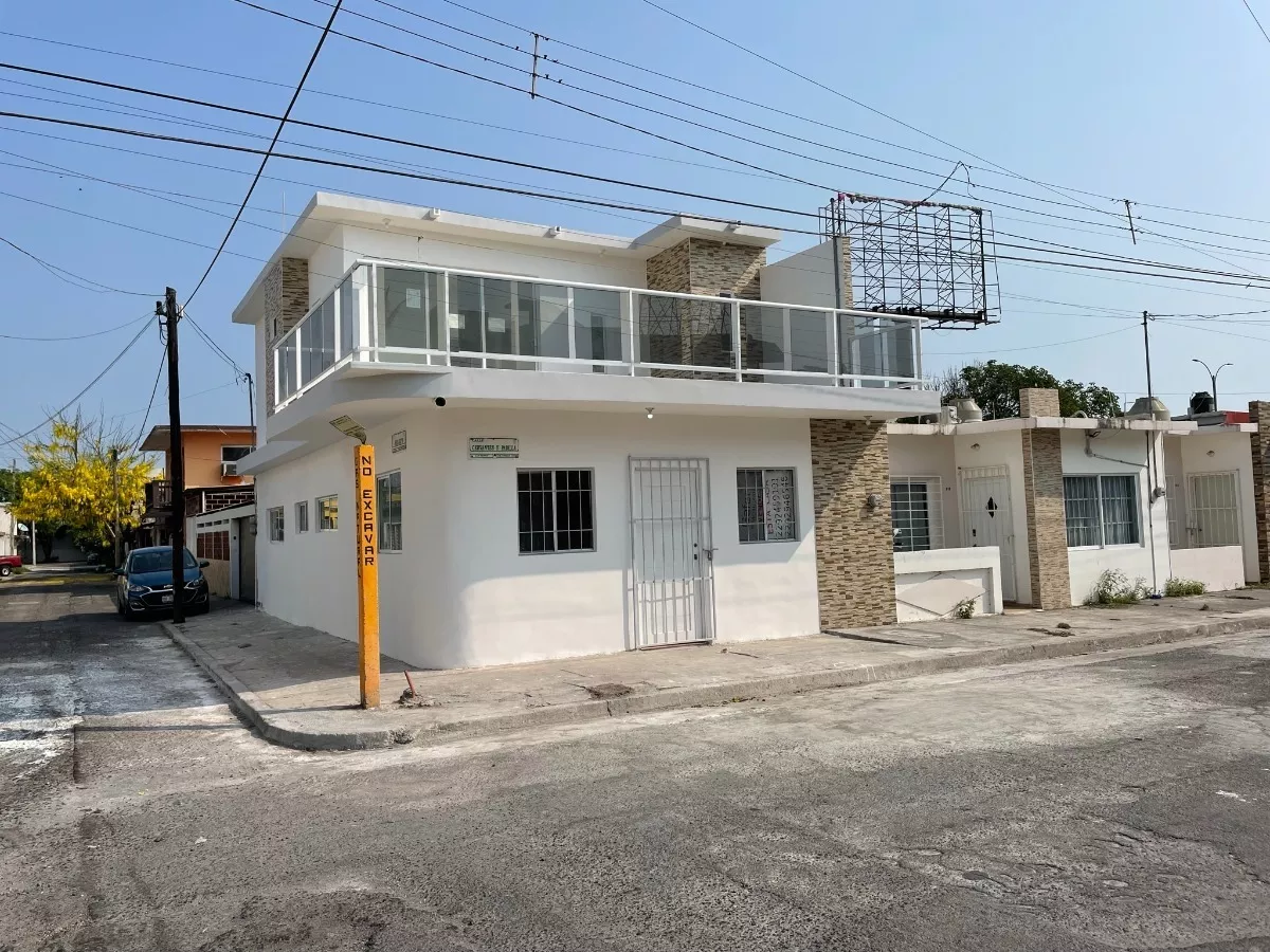 casa en esquina lado sombra por el centro, zona tranquila mercadolibre