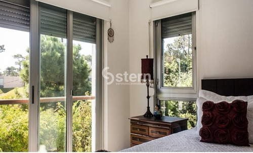 Venta Casa 6 Dormitorios, Playa Mansa, Punta Del Este- Ref: 1890