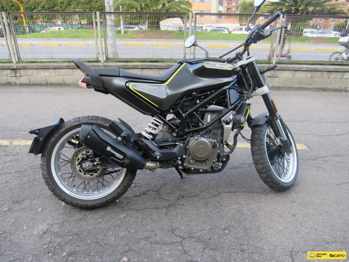 Imagen 18 de 25 de Husqvarna Svartpilen 401