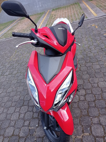 Imagem 3 de 6 de Honda Elite