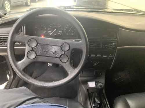 Imagem 5 de 6 de Vw Santana Gli 2000 1995/1995 Gasolina Manual 2 Portas
