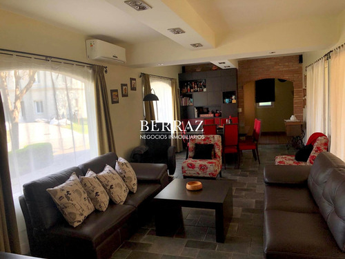 Casa Venta 4 Dormitorios Barrio Bermudas Lote De 890 M2 Pilar