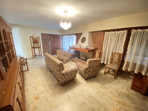 Venta Casa 4 Ambientes Bernal
