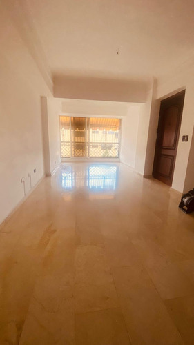 Apartamento En El Exclusivo Ensanche Serralles, Frente A Parque De La Vida.