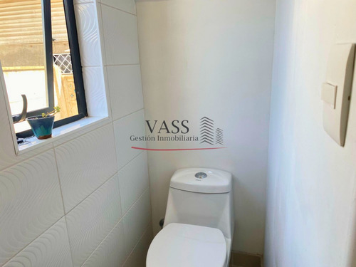 Vass Vende Casa De 2 Pisos 3d 3b Paradero 12 Quilpué.