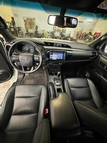 Toyota Hilux 2.8 Cd Srx 177cv 4x2 At
