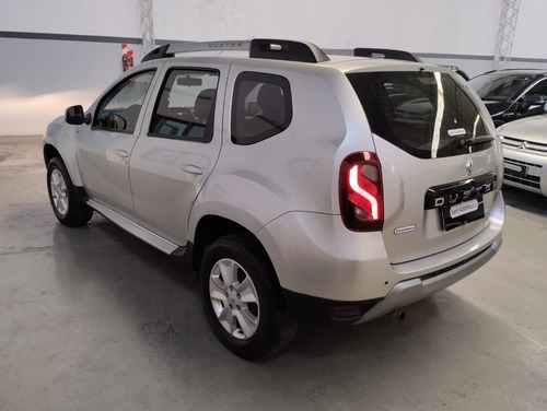 Imagen 4 de 15 de Renault Duster 2017 1.6 Ph2 4x2 Privilege 110cv