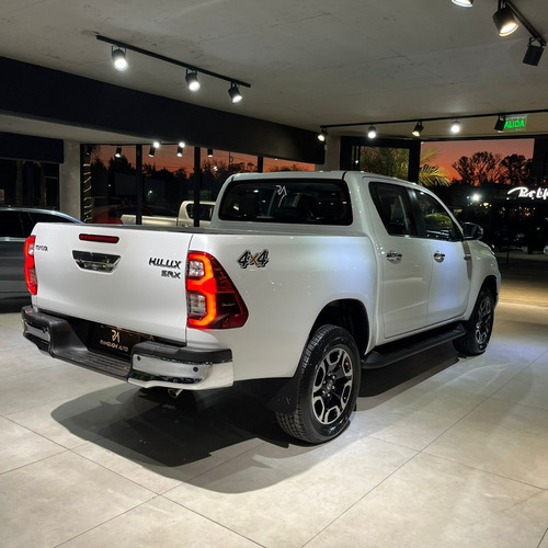 Imagen 7 de 19 de Toyota Hilux 2.8 Cd Srx 177cv 4x4 At
