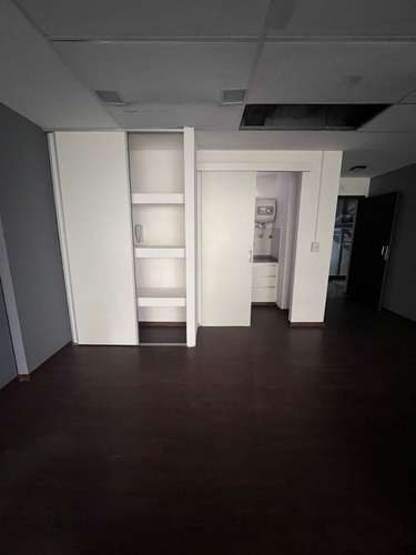 Alquilo Hermosa Oficina En Zona Norte, Planta Libre, Baño Independiente