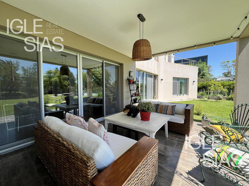 Casa Al Lago En Venta 4 Dormitorios Barrio El Encuentro, Tigre