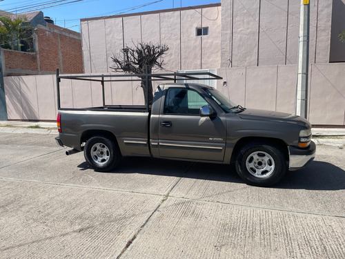 Chevrolet Cheyenne 5.3 2500 Cab Reg K 295hp 4x2 Mt