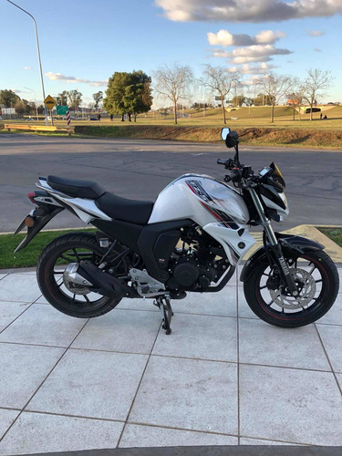 Imagen 3 de 7 de Yamaha Fz