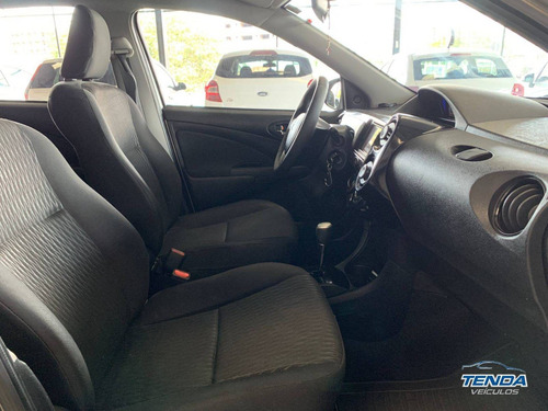 Imagem 14 de 15 de Toyota Etios 1.5 X Sedan 16v Flex 4p Automático