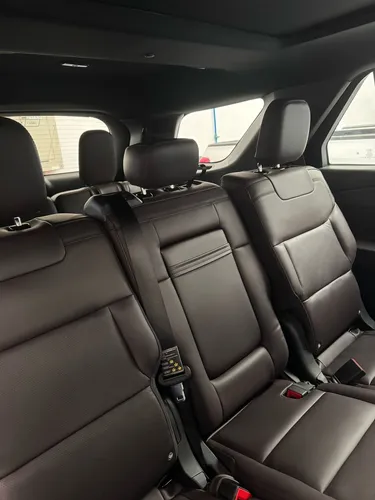 Ford Explorer Platinum 2025