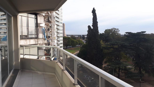 Venta Piso Exclusivo 2 Dormitorios - Vista Al Río - Av. Libertad 300 Rosario