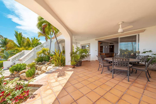 Casa De Lujo Con Jardín, Terraza, Pergola Y Alberca Privada,