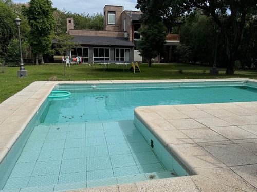 Venta Casa Barrio Privado El Bosque
