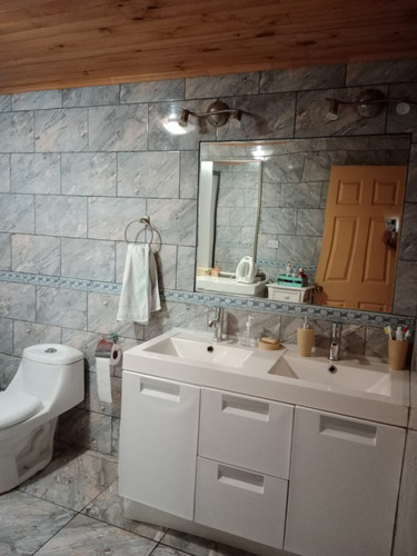 Exclusiva Residencia De 350 M² Con Piscina Y Quincho.