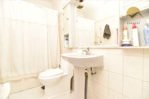 Se Vende Casa, 4 Dormitorios 3 Baños, Comuna La Cisterna.