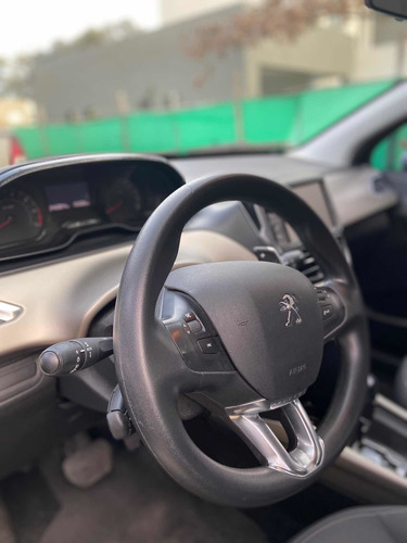 Imagen 10 de 14 de Peugeot 2008 2016 1.6 Allure Tip