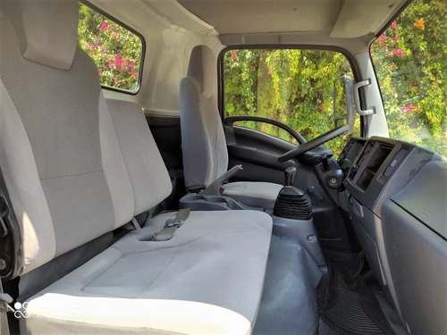 Imagen 4 de 14 de Isuzu Elf 600 K 2017 6 Toneladas