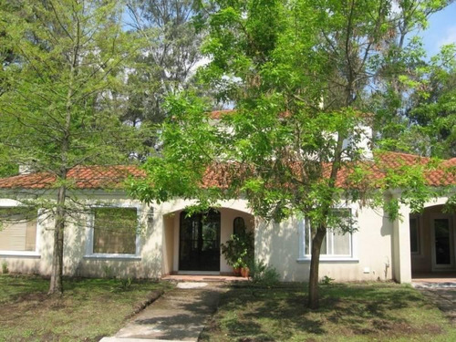 Imagen 1 de 16 de Muy Linda Casa En Venta Club De Campo La Peregrina. Km 47 Panamericana.