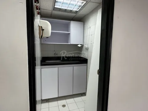 Oficina En Arriendo En El Poblado. Cod A775949