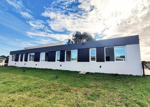 Casa En Venta - 4 Dormitorios 5 Baños - Cocheras - 990mts2 - Costa Esmeralda