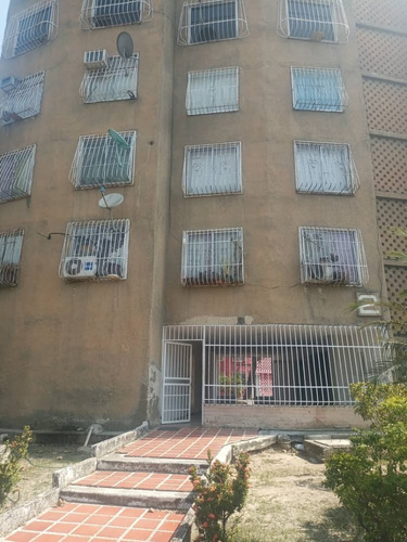 Apartamento En Municipio Guacara, Res. Malave (los Grises). Luz Coelho