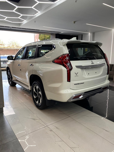 Mitsubishi Montero Sport P-line 2025