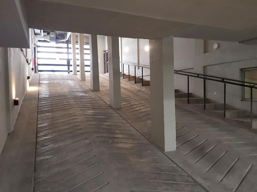 Imagen 16 de 26 de Venta Cocheras Parking Garage En Flores