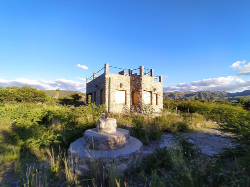 Imagen 7 de 21 de Casa De Piedra Con Vista Las Sierras