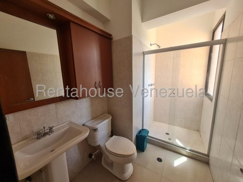 Naudy Escalona Asesor Inmobiliario De Rentahouse Vende Bello Apartamento En Zona Este De Barquisimeto