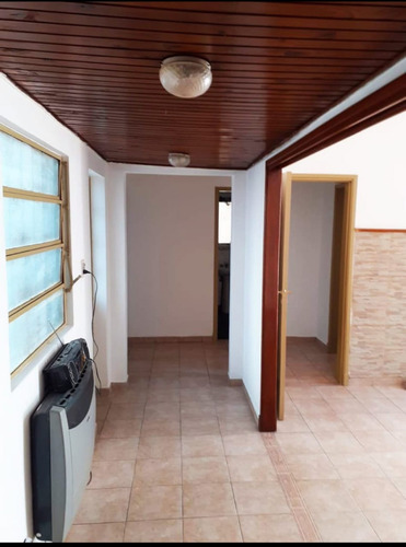 Imagen 2 de 9 de Casa En Venta Moron 3 Amb