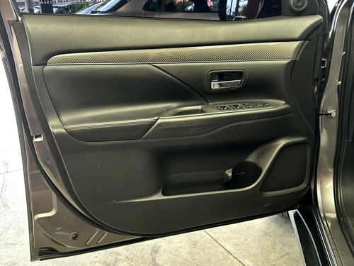 Mitsubishi Outlander 3.0 MIVEC V6 GASOLINA HPE-S AWD AUTOMÁTICO