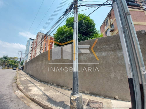 Imagen 8 de 13 de Mk Inmobiliaria Vende En La Urb. Los Caobos Av. Casanova Godoy / 04126968207