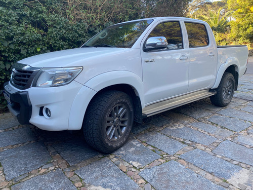 Toyota Hilux 2.7 Cd Srv Vvti 4x2 Cuero - B4