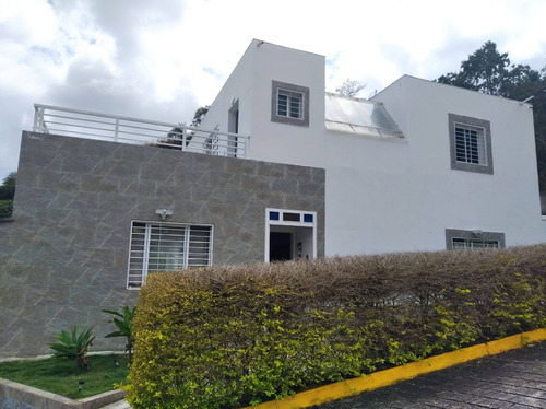 Se Vende Casa Quinta 450m2 Bosques De La Lagunita