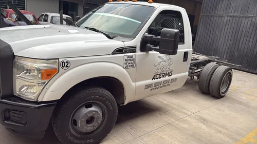 Ford F-350 V8 6.2 L