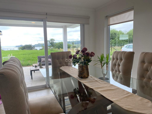 Venta De Casa/frente Al Lago.