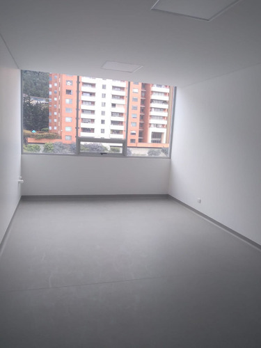 Consultorio En Venta En Bogotá Santa Barbara Oriental. Cod 10008