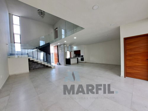 Venta De Residencia De 3 Recámaras, Al Norte De V. De A. Colima