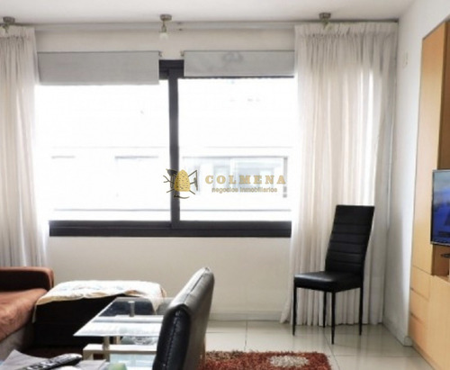 Apto Con Excelente Vista, Cuenta Con Terraza Con Parrillero. Consulte!!!!- Ref: 2525