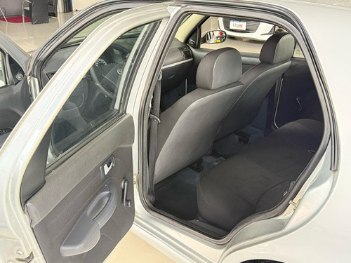 Fiat Palio 1.8 MPI HLX 8V FLEX 4P MANUAL