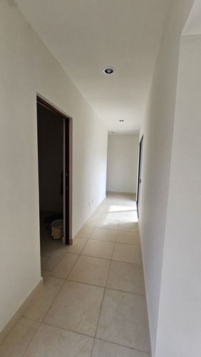 Casa Jardines De Una Planta De 4 Recamaras En Venta, Cholul.
