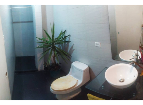 Vendo Casa 100 M2 1h/1b/10p Bosque De La La Lagunita