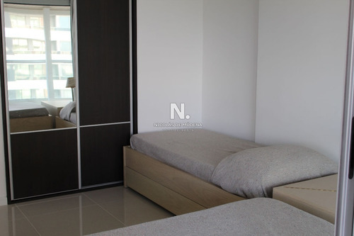 Apto 2 Dorm Y Medio, 2 Baños, Balcón- Ref: 1766